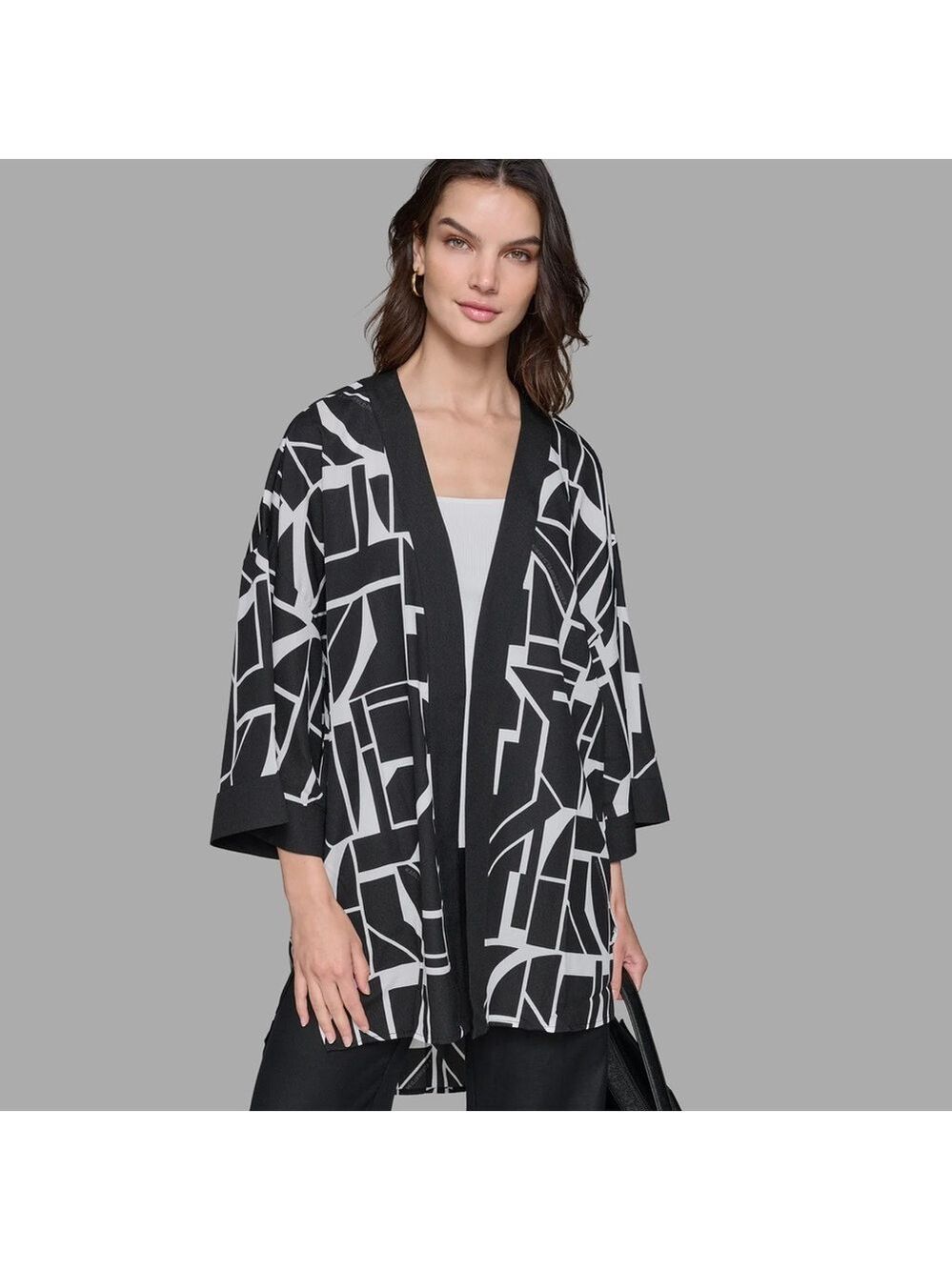 🎩🗝️ NWT $89 KARL LAGERFELD PARIS
Oversized Abstract Geo-Printed Open Kimono